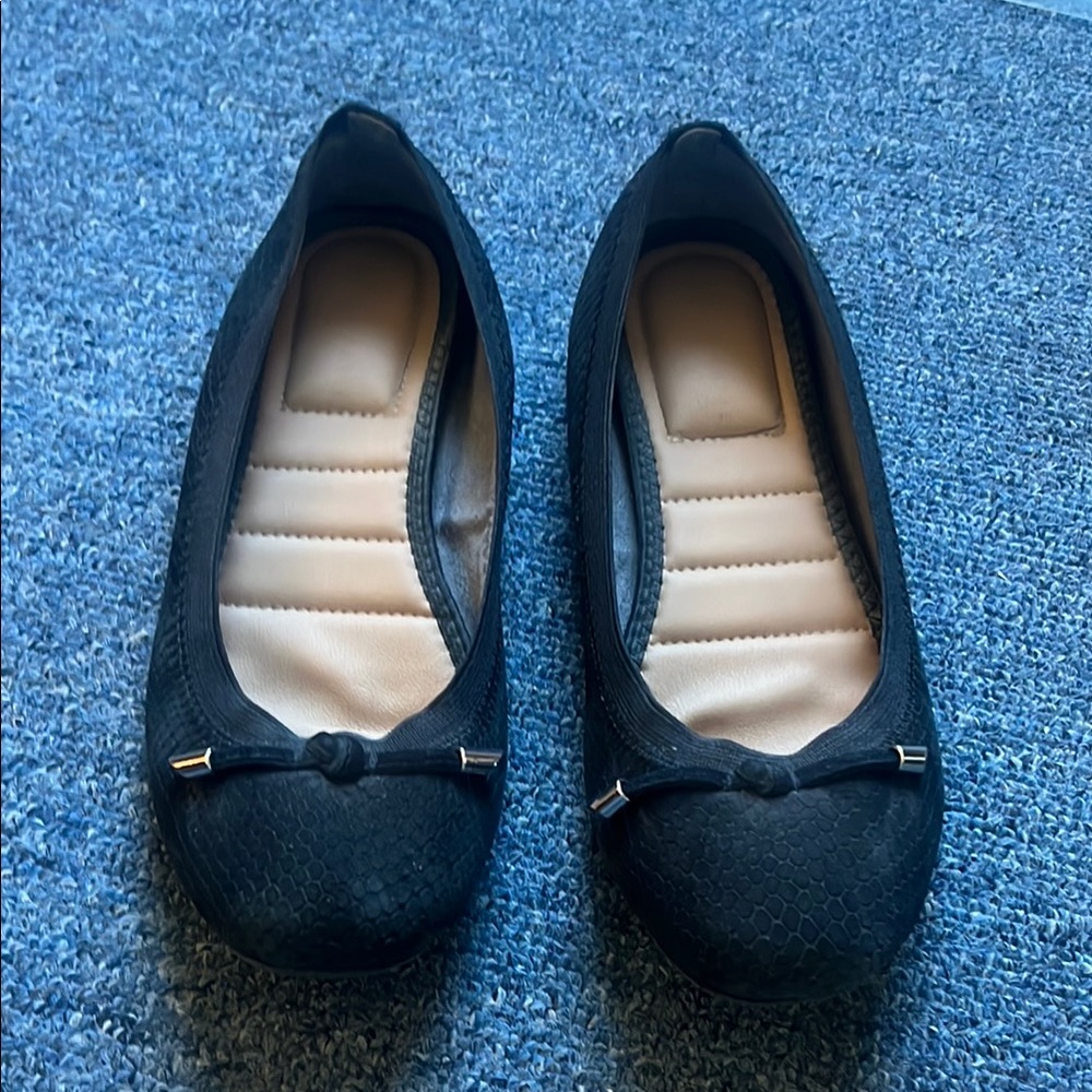 Kelly & Katie Black Textured Flats with Bow